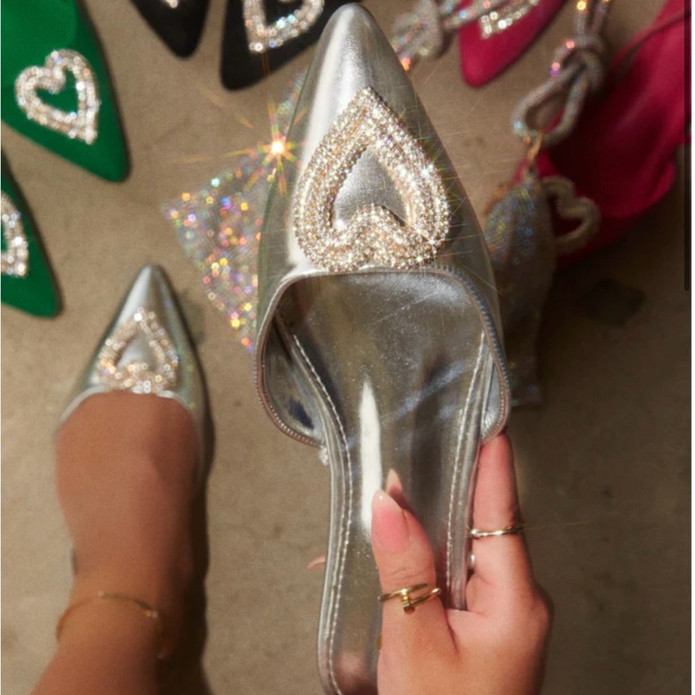Flat shoes